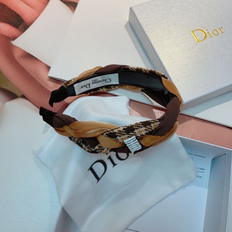 CHRISTIAN DIOR